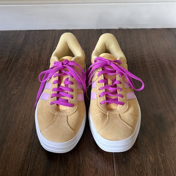 NWT ADIDAS COURT BOLD SHOES! - Picture 9 of 13